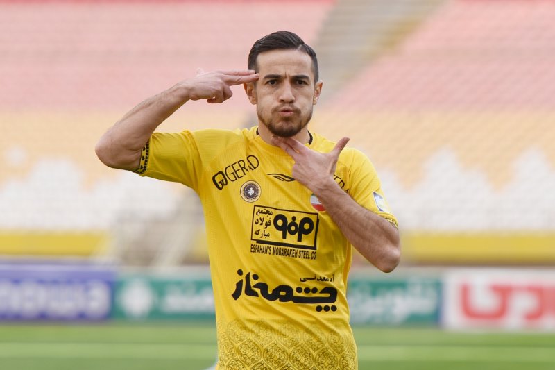 احمدزاده و پاسخ مهم به استقلال و پرسپوليس